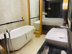 -兰州皇冠假日酒店