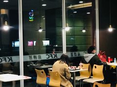 用餐区-肯德基(大兴火车站店)