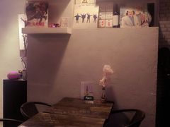 -layback cafe & bar