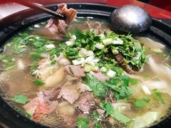 跷脚牛肉-谢老五跷脚牛肉·非遗传承店
