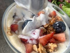 野莓核桃蜂蜜希腊酸奶-The Rug Cafe(王府中环店)