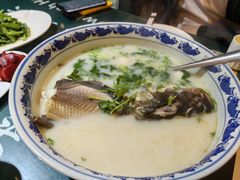 -南京金牛湖巨碗鱼头