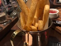 -恰餐厅及酒吧 CHAR Bar & Grill (北京丽都皇冠假日店)