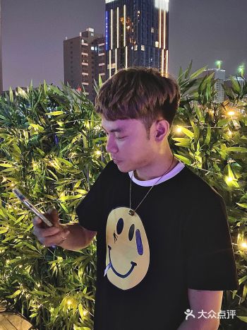 武汉首家|露天云顶bar能蹦迪KTV刷爆朋友圈