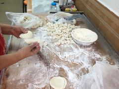 -孖妹上肉饺子馆