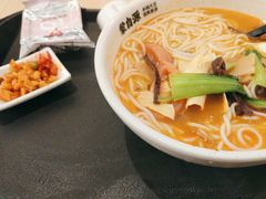 -蒙自源米线大王(东站店)