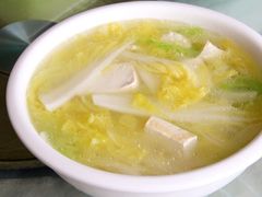 白菜豆腐炖大肠-鹊华居·地道鲁菜·海鲜·融合味(大明湖店)