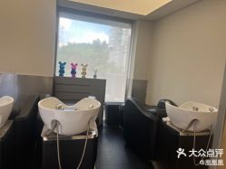 -苑苑发型设计