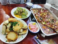 -丹水桥地锅鱼·翘嘴鲌·地方特色全鱼宴(丹江口大坝店)