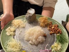 -得意咚瓜·顺德鱼生·冬瓜火锅(深圳首店)