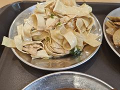 -华中科技大学东三学生食堂