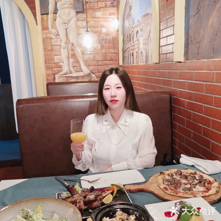 梧桐树下的老牌意大利餐厅|约会生日餐厅