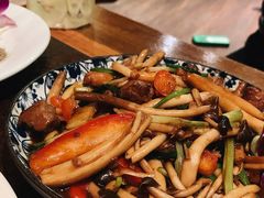 秘酱茶树菇炒牛肉-上楼私房菜(院士路店)