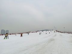 -济南卧虎山滑雪场