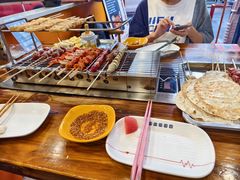 -哈尔滨小酒馆·鲜肉现穿自助烧烤(康新花园店)