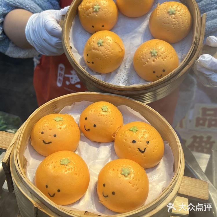 重庆街头偶遇手工滑肉。。。真的好好吃！