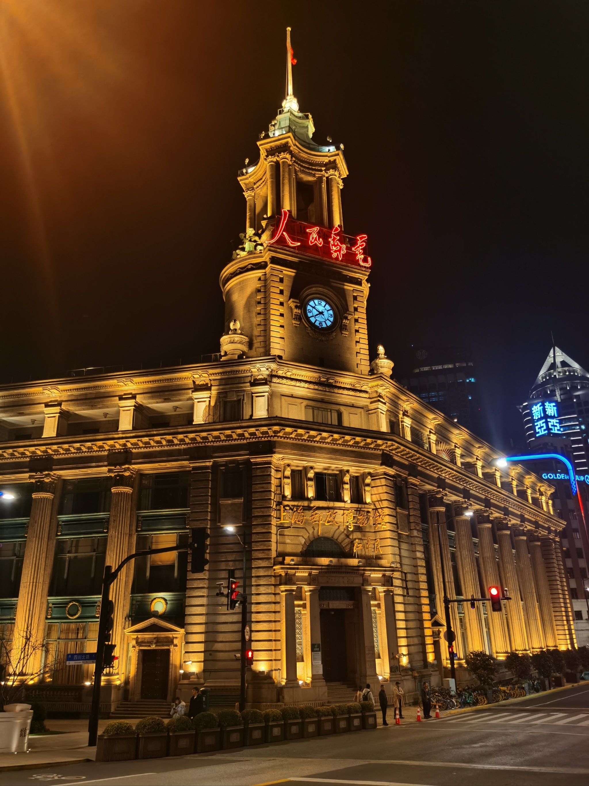 上海夜景中的建筑,大气宏伟!