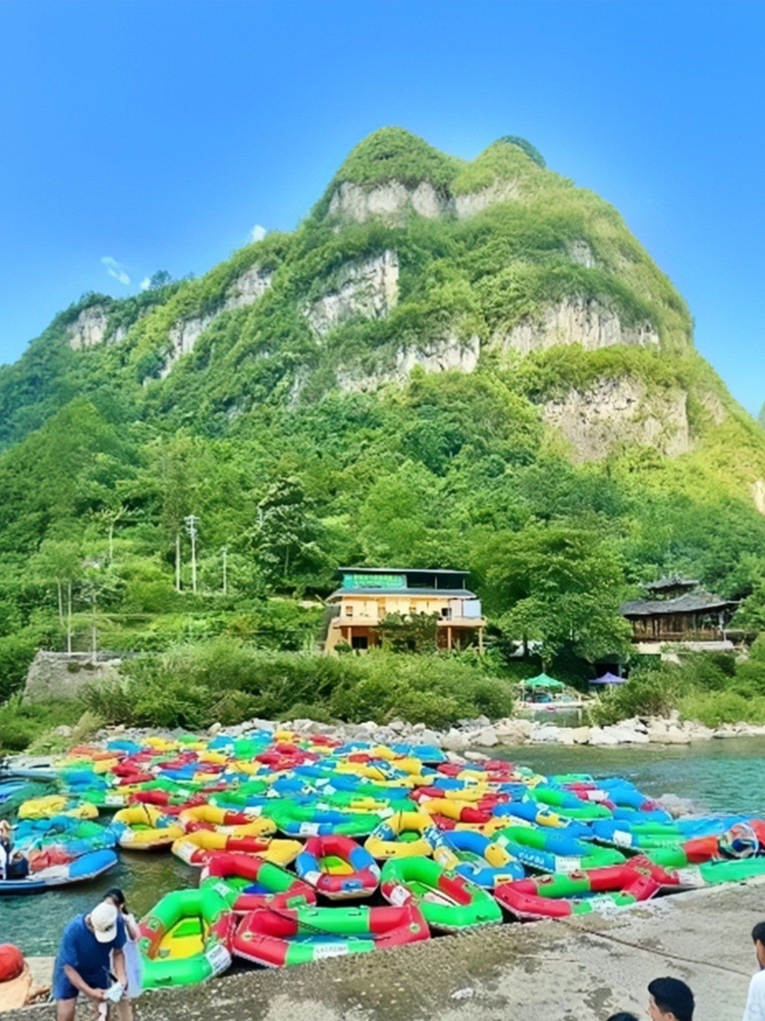 杉木河景区,坐落于黔东南施秉县城西北,距离县城不过十四里路程.