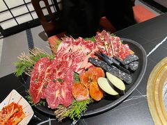 -山川小町·极番烧肉(新地假日广场店)