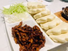 京酱肉丝夹-北李妈妈菜·海肠捞饭(高新万达店)