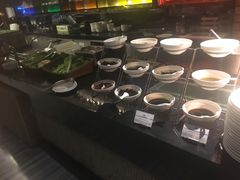 自助调料区-唐拉雅秀酒店-西锦汇空中BBQ·思创餐厅