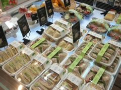零售区-罗森尼娜(德思勤店)