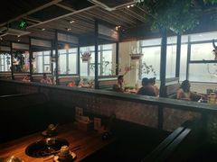 -野山舂·贵州现舂酸汤火锅(鸿通城店)