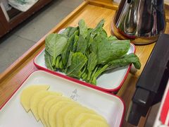 -毛辣果·贵州红酸汤牛肉火锅(西单店)
