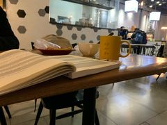 大堂-HELLO 27 意面·沙拉·帕尼尼