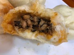 麻辣香菇鸡丁包-老陶包子铺(南大西南村店)