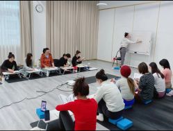 -亚太瑜伽普拉提学院