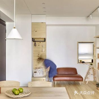 今日分享100㎡日式风二居室，在极简的基础上加入温馨质感