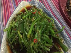 -香巴拉云南餐厅(华莱坞店)