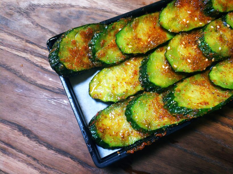 烤黄瓜 切的厚度,有点偏薄,烤制的时间长了以后,黄瓜就失去了清脆的