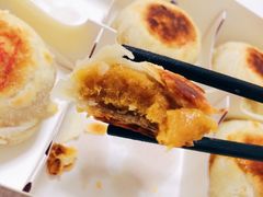 蛋黄肉松月饼-长发西饼(临顿路店)