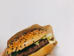 安格斯厚牛芝士堡-麦当劳(杭州庆春路店)