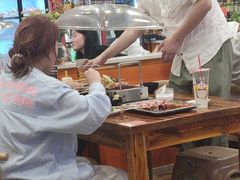 -哈尔滨小酒馆·鲜肉现穿自助烧烤(康新花园店)