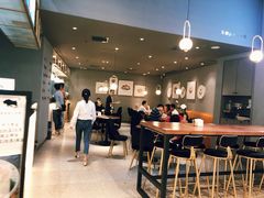 -POKEE VIA&Brunch·维娅(重庆来福士店)