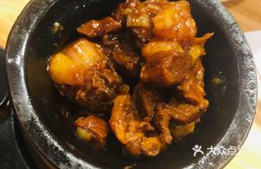 Clay Pot Braised Beef and Potato