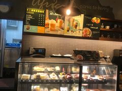 面包甜点陈列柜-星巴克(烟台大悦城店)