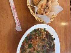 -刘记羊汤·烧饼夹肘子