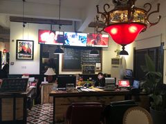 -拖板鞋咖啡旅行酒店(春熙路地铁站店)