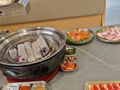 -围炉肉舍•炭烤活鳗•丹东海鲜烤肉(步行街店)