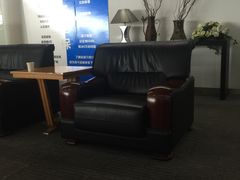 -上海宝信宝马4S店