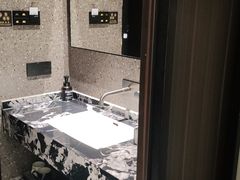 -万泊酒店(长沙五一广场国金中心店)