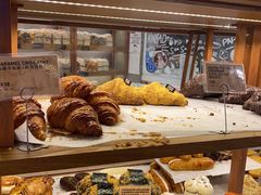 焦糖牛角包-PAPER STONE BAKERY(天环店)