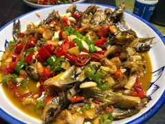 红烧杂鱼-老铁私房菜
