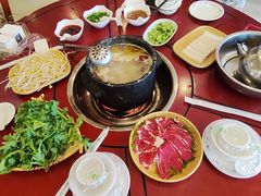-鲁朗纳麦石锅鸡庄园