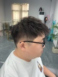 -茶发Salon·烫发染发理发