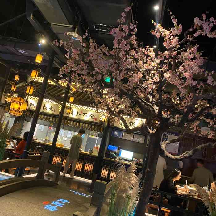 绿茶餐厅(郑州万象城店)-"这家店来吃过几次,即使是工作日也是每次都.